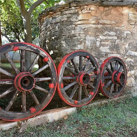 House Monteci 1378 Galižana