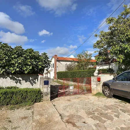 House Monteci 1378 بيت للعطل Galižana