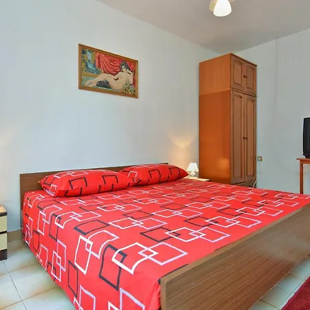 House Monteci 1378