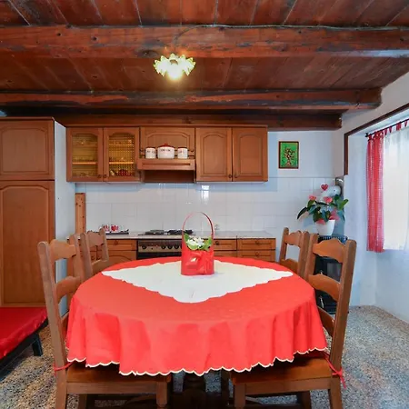 House Monteci 1378 Ferienhaus *