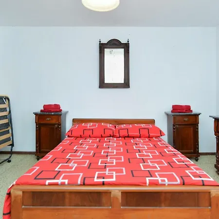 House Monteci 1378 Galižana