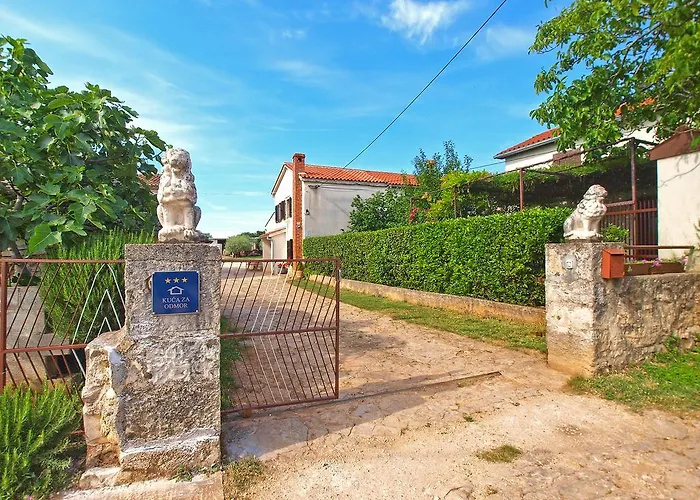 House Monteci 1378 Ferienhaus *