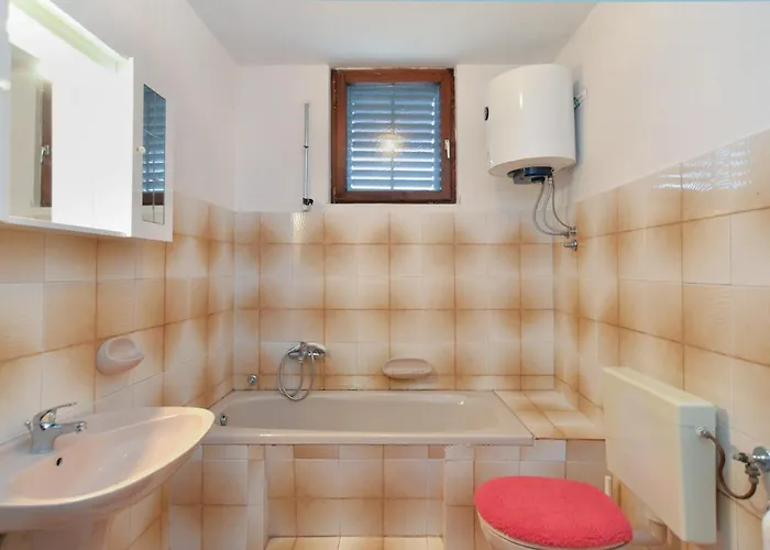 House Monteci 1378 펜션 Galižana