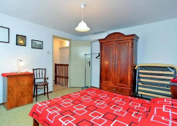 House Monteci 1378 펜션 *