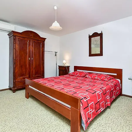 House Monteci 1378 Nyaraló *