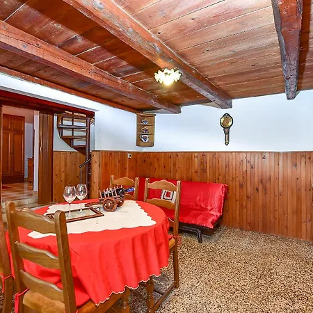 House Monteci 1378 Galižana